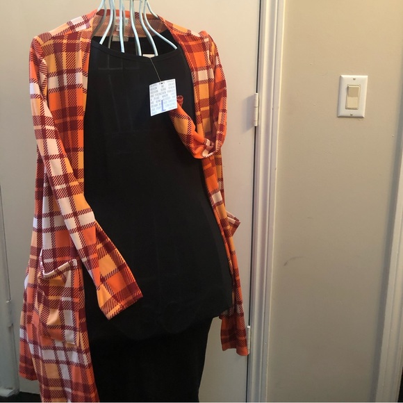 Lularoe Caroline Cardigan - Picture 3 of 4